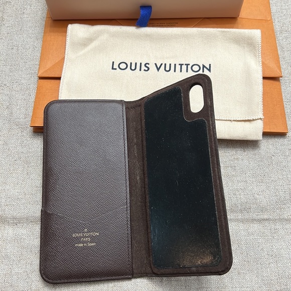100% Authentic Louis Vuitton bi-fold IPhone X Max wallet - Picture 3 of 10